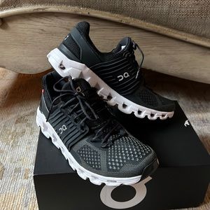 On running cloudswift sneaker